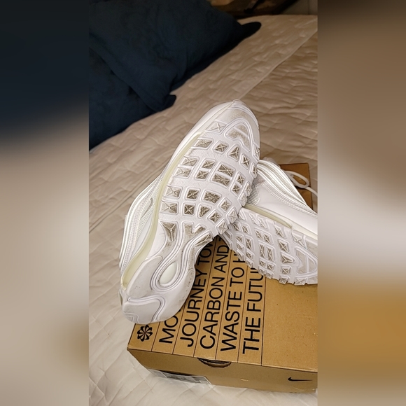 ***SOLD*** Nike Air Max 97' in all white size 11.5 womens or 10 men - Picture 2 of 8